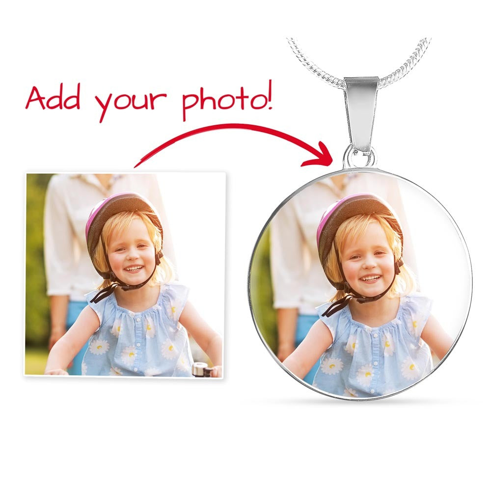 "Custom Photo Necklace – Personalized Round Pendant with Engraving"